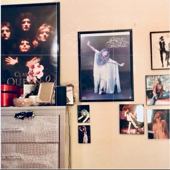 MOTLEY CRUE 8X10 FRAMED PHOTO FEATURING TOMMY LEE AND HIS DRUM SET - Picture 6 of 9